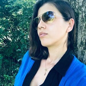 Meet your Posher, Ivette